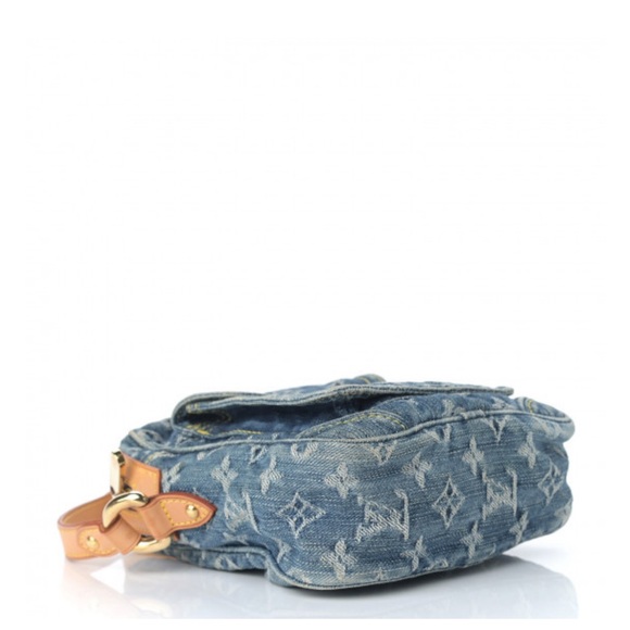LOUIS VUITTON Denim Camera Bag - Picture 9 of 11